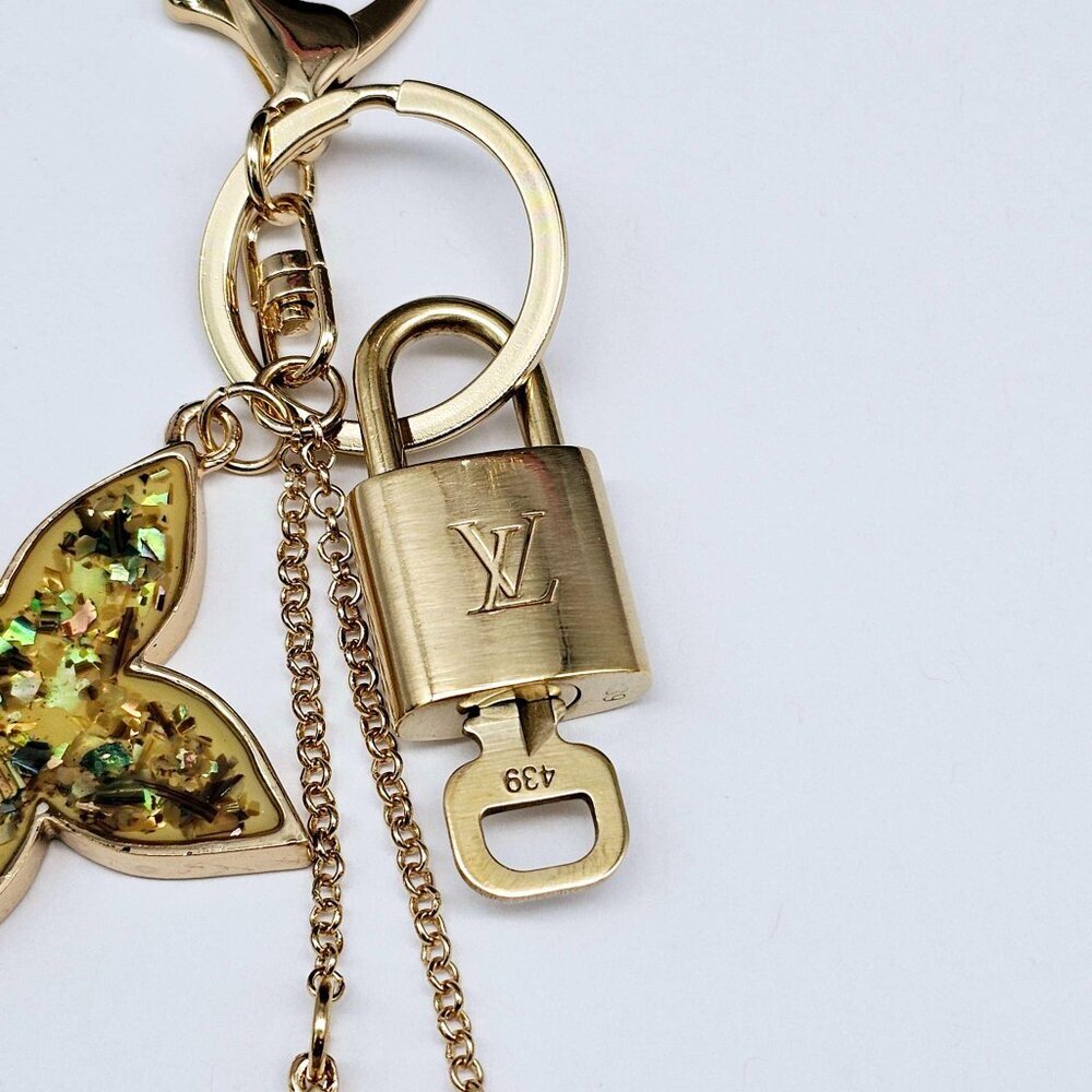 LV Gold Padlock & Key 🔒 Authentic Louis Vuitton Bag Unbranded Flower Charm - Picture 6 of 11